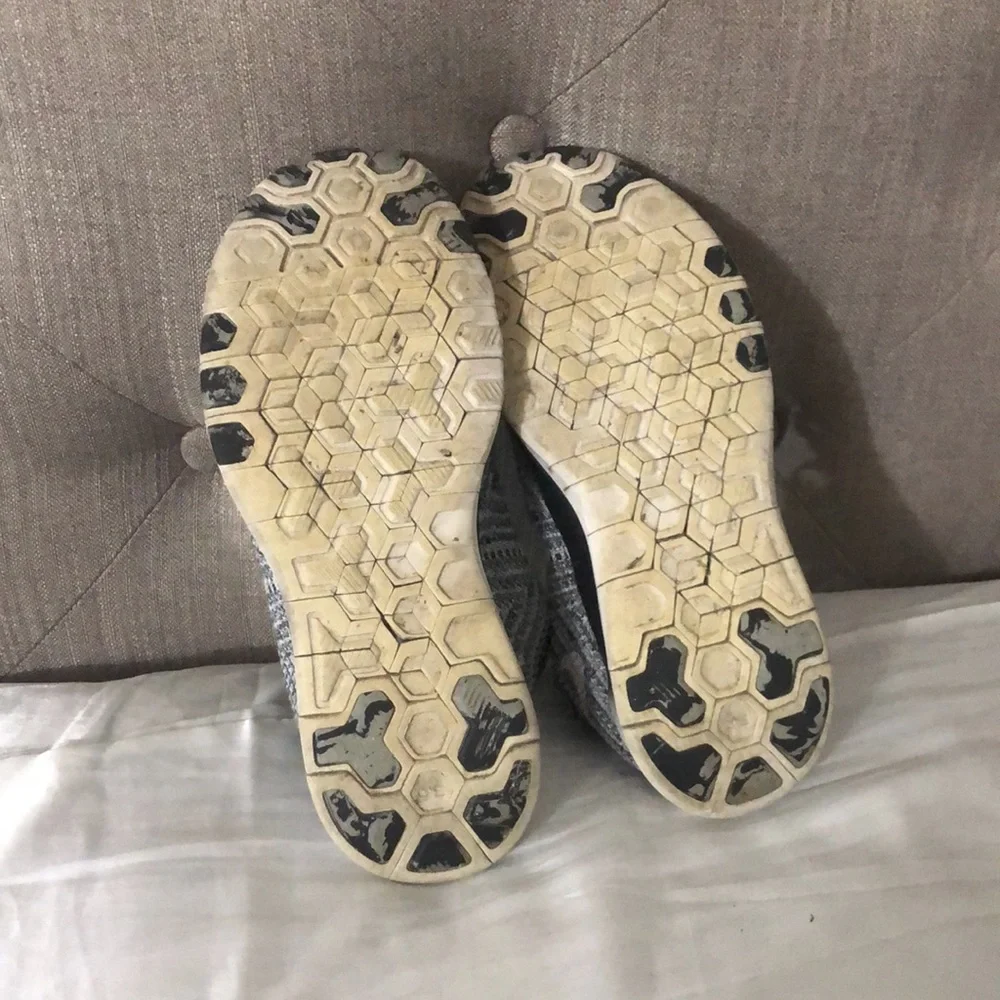 Nike tennis shoes - Picture 3 of 7